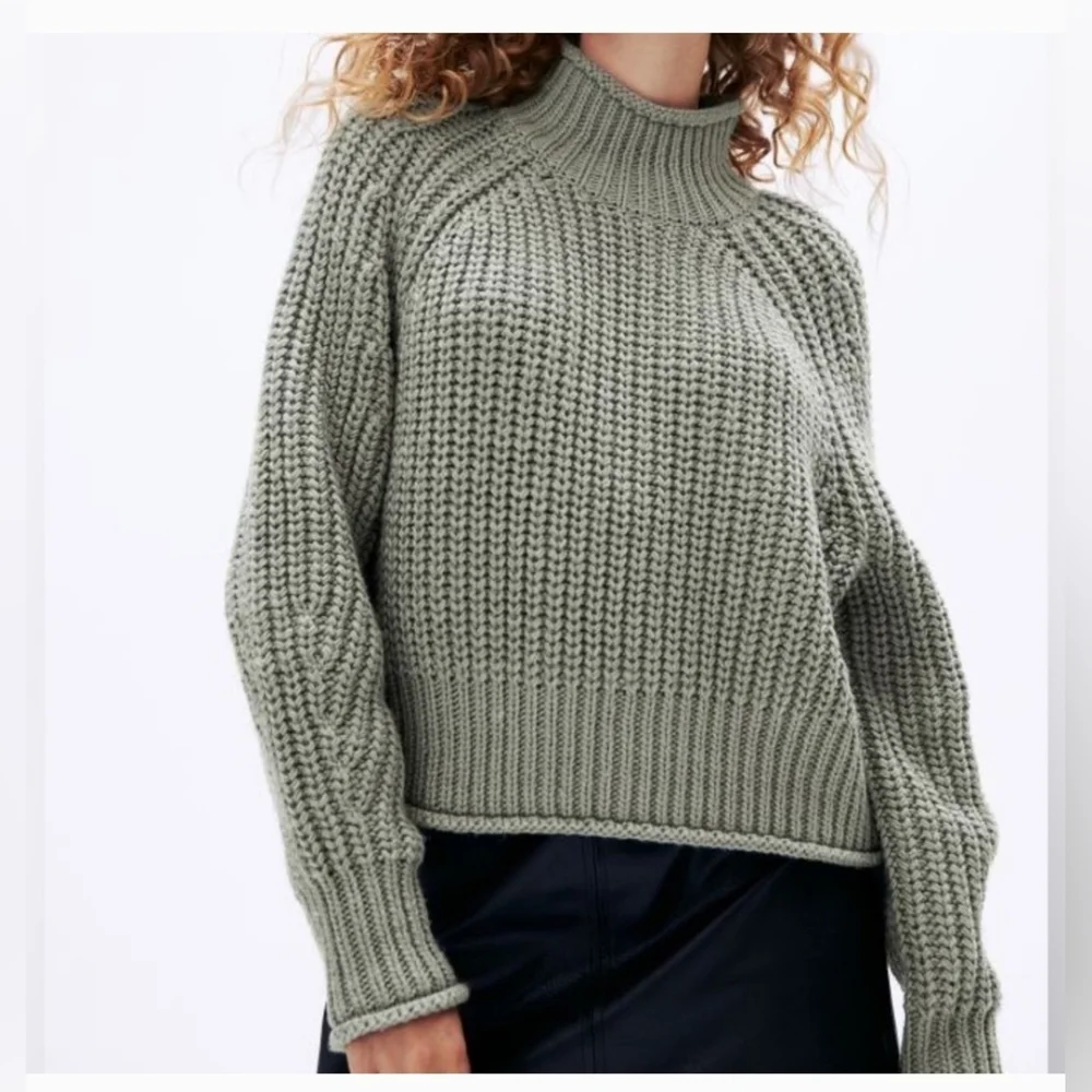 🌟7/25$ H&M Teal Turtleneck Chunky Knit Sweater - Picture 2 of 7